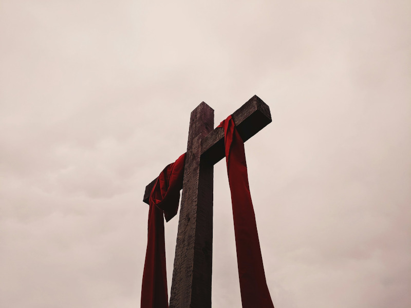 Empty cross Alicia-Quan-Unsplash